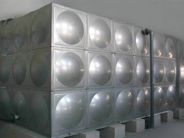 如何減少西安不銹鋼生活水箱中水垢的產生？